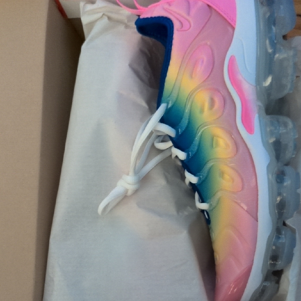 Nike Pink and Blue Gradient Sneakers New Never Been Worn
